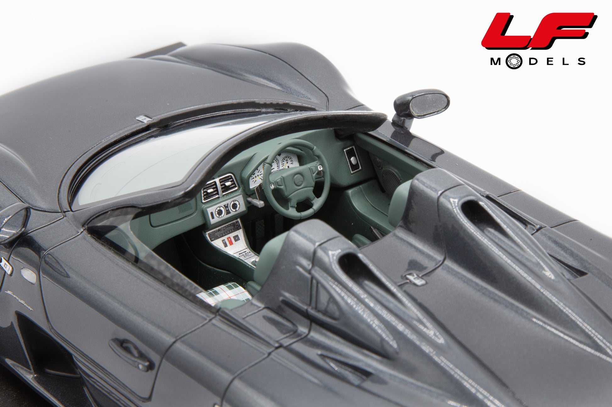 modellino mercedes clk gtr roadster gt spirit 1:18 interni