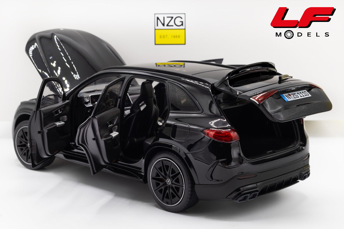 modellino mercedes glc 63 amg nero nzg 1:18 111000050 vista posteriore