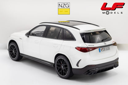 modellino mercedes glc 63 amg bianco nzg 1:18 111000040 vista posteriore