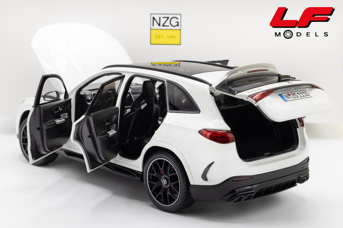 modellino mercedes glc 63 amg bianco nzg 1:18 111000040 vista posteriore