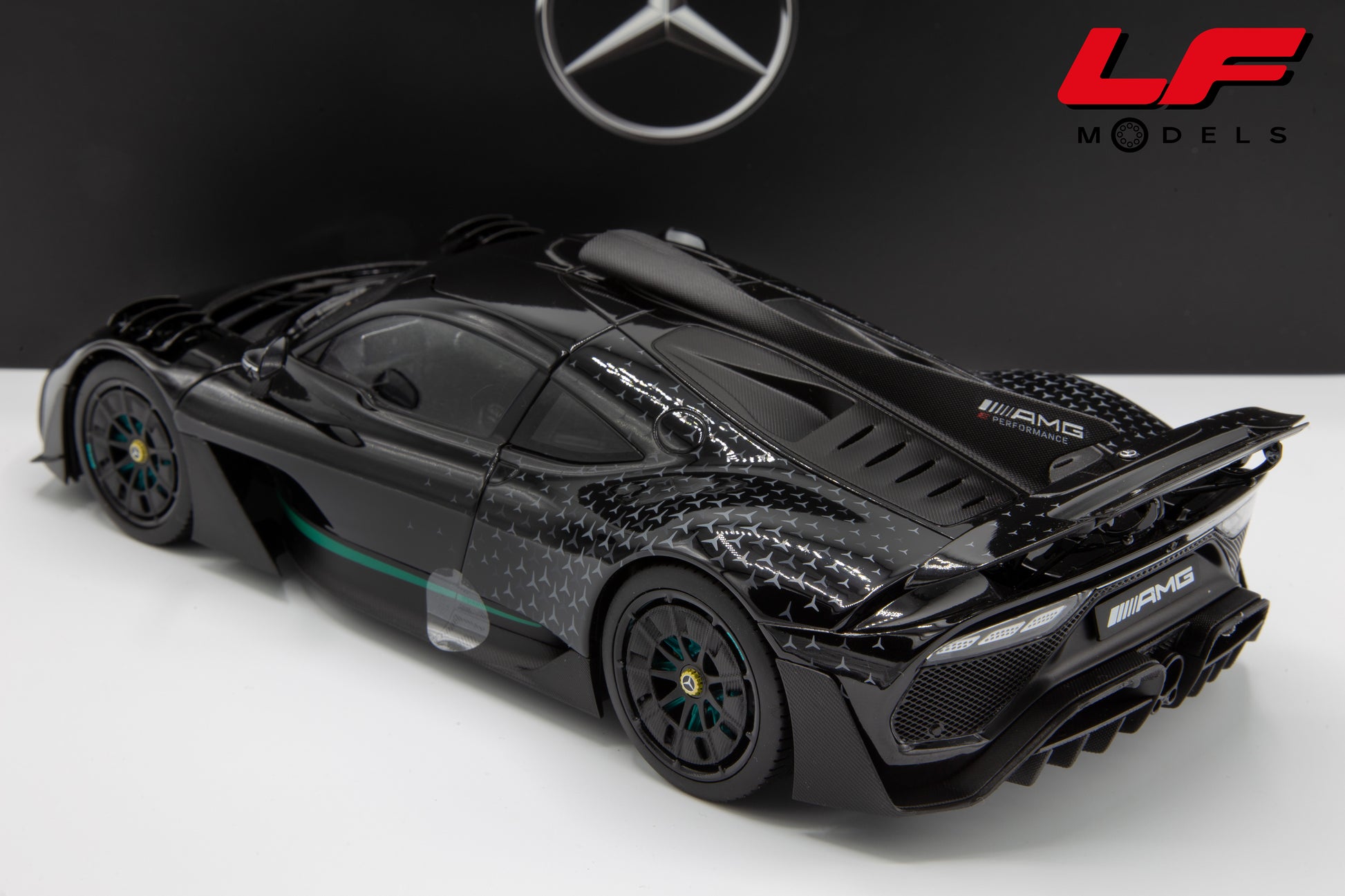 modellino mercedes one amg nzg 1:18 posteriore
