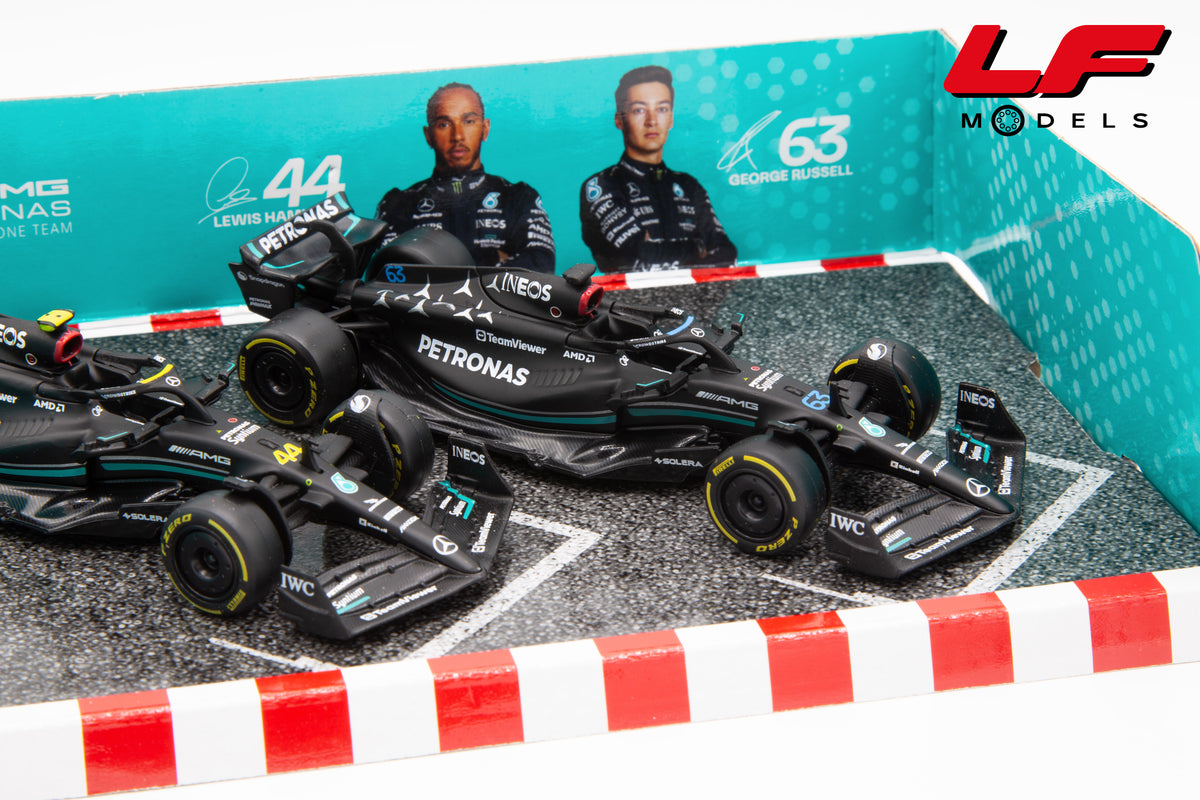 modellino mercedes fw14 george russel set burago 1:43 18-38071-SET vista frontale