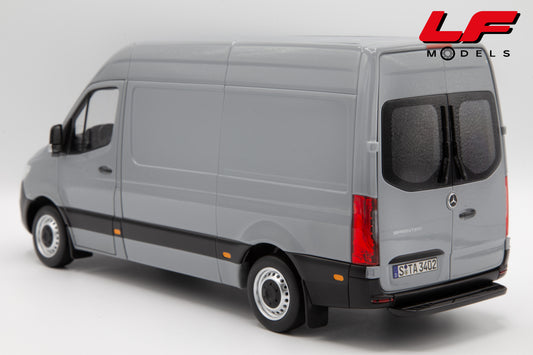 modellino mercedes sprinter norev 1:18 183042 vista posteriore