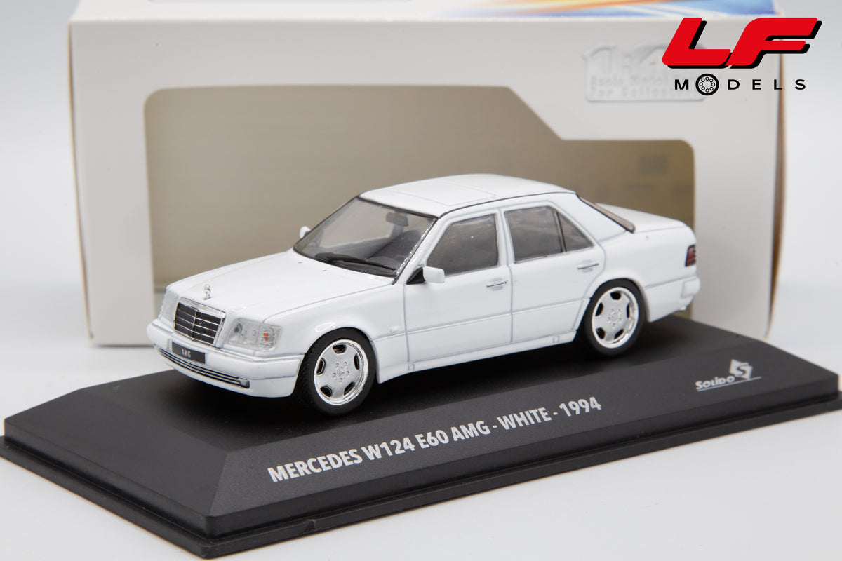 modellino mercedes e60 amg bianco solido 1:43 4313205 vista frontale