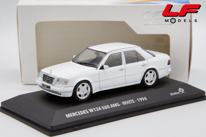 modellino mercedes e60 amg bianco solido 1:43 4313205 vista frontale