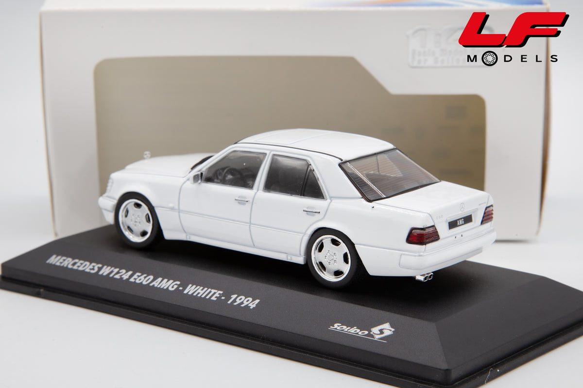 modellino mercedes e60 amg bianco solido 1:43 4313205 vista posteriore