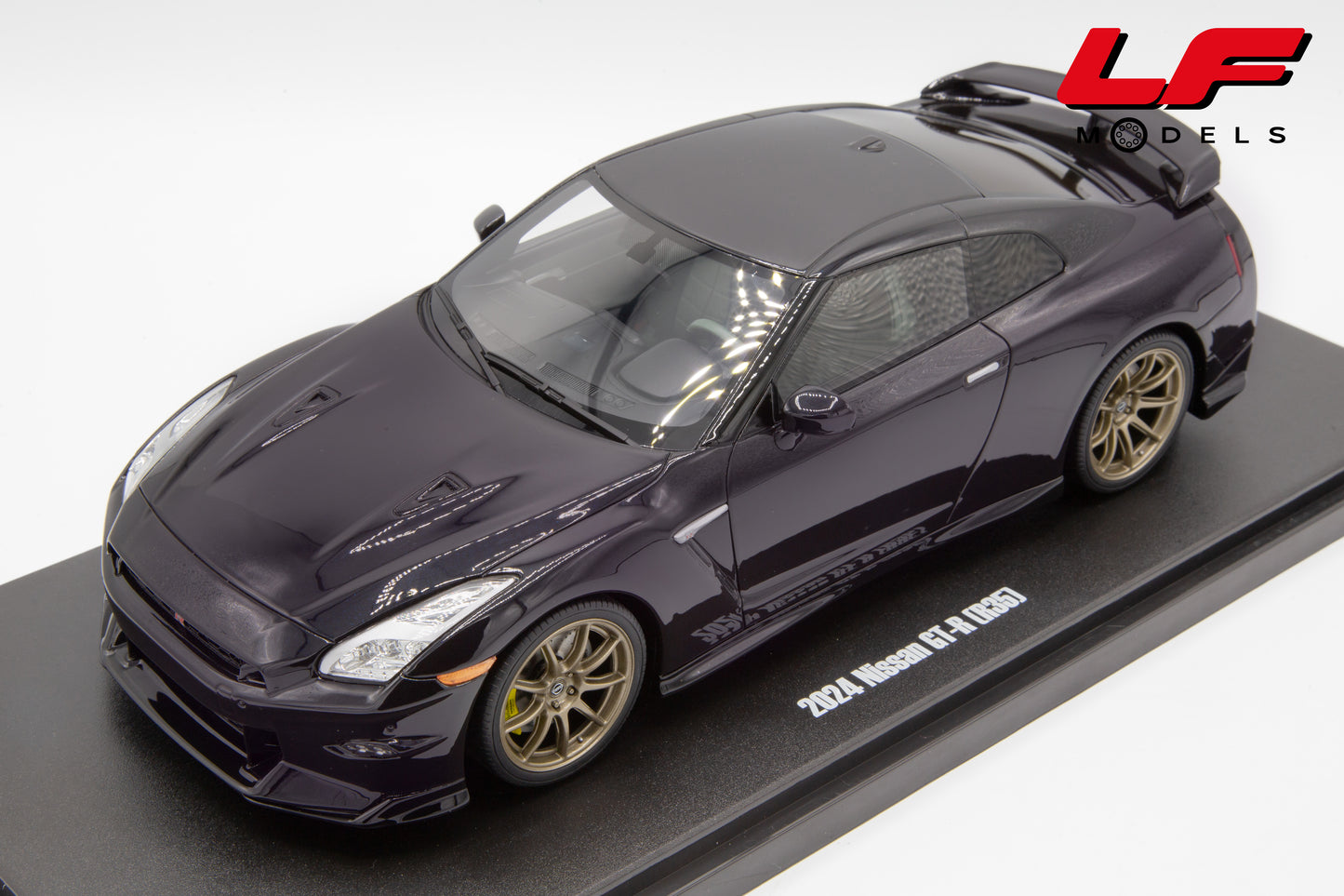 modellino nissan gt-r gt spirit 1:!8 frontale