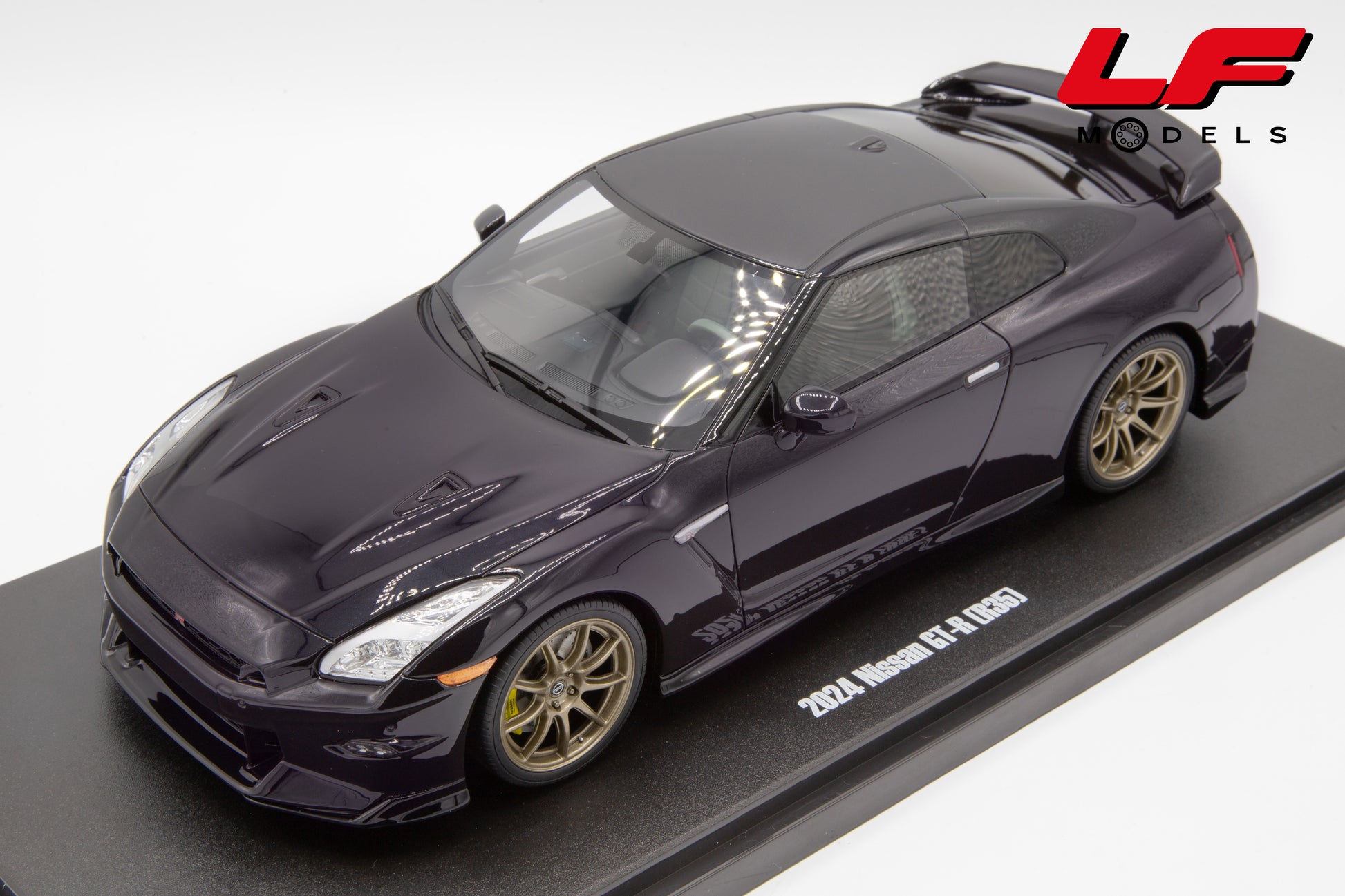 modellino nissan gt-r gt spirit 1:!8 frontale