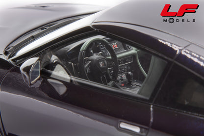 modellino nissan gt-r gt spirit 1:!8 interni