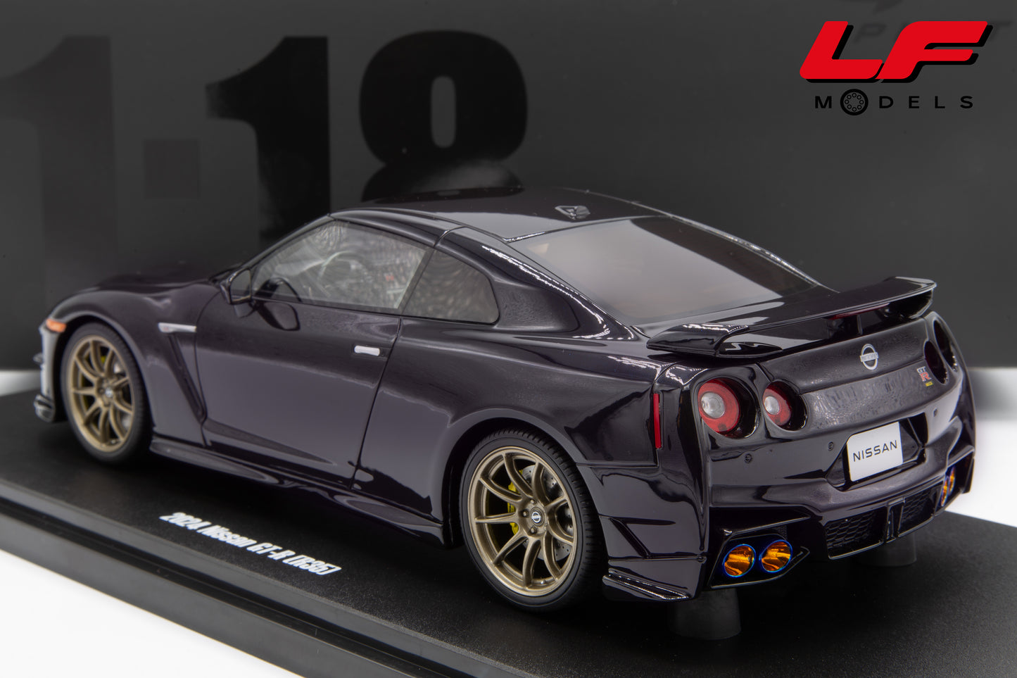 modellino nissan gt-r gt spirit 1:!8 posteriore