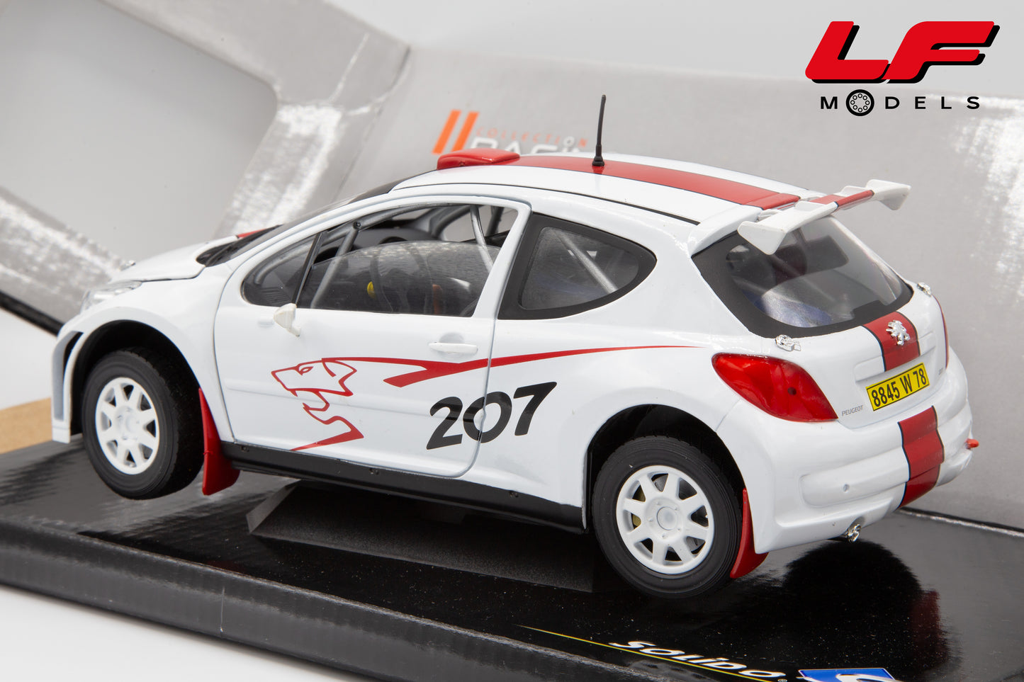 modellino peugeot 207 solido 1:18 posteriore