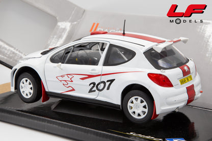 modellino peugeot 207 solido 1:18 posteriore