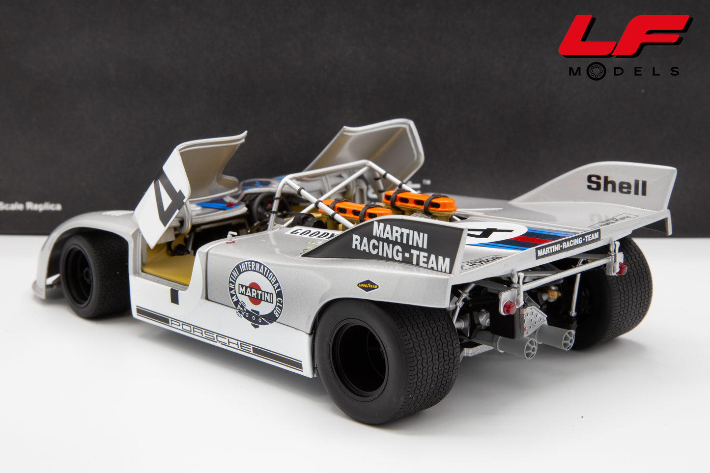 modellino porsche 908/03 autoart 1:18 posteriore aperto