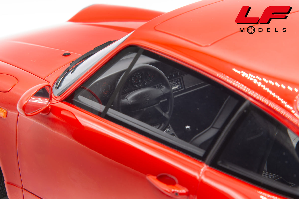 modellino porsche 911 993 turbo s rosso gt spirit 1:12 GT556 vista interni