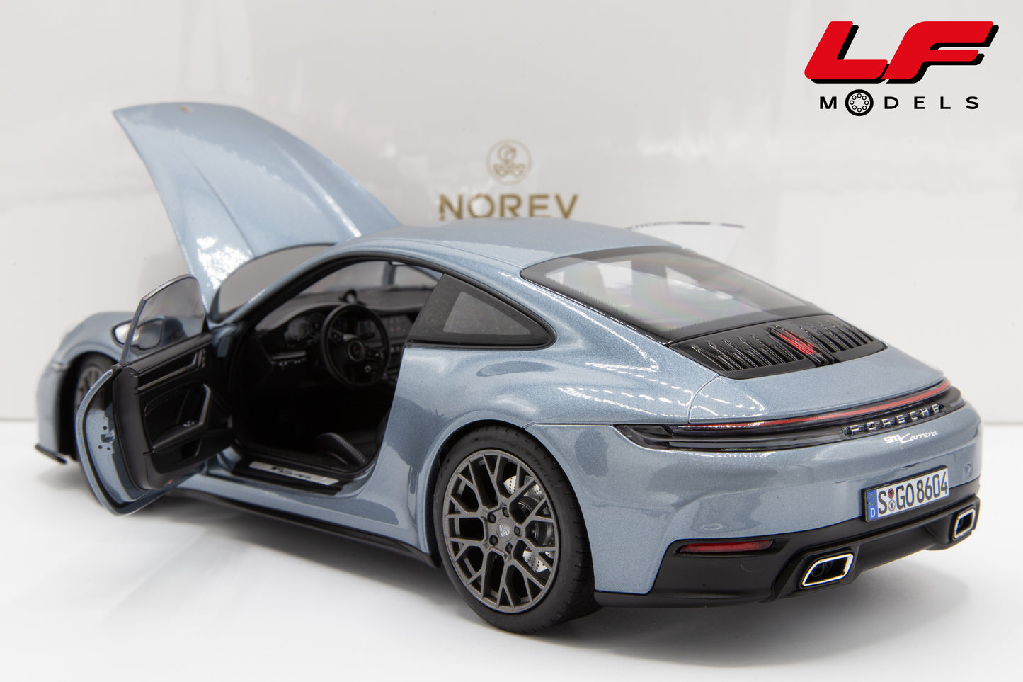 modellino porsche 911 992 norev 1:18 posteriore