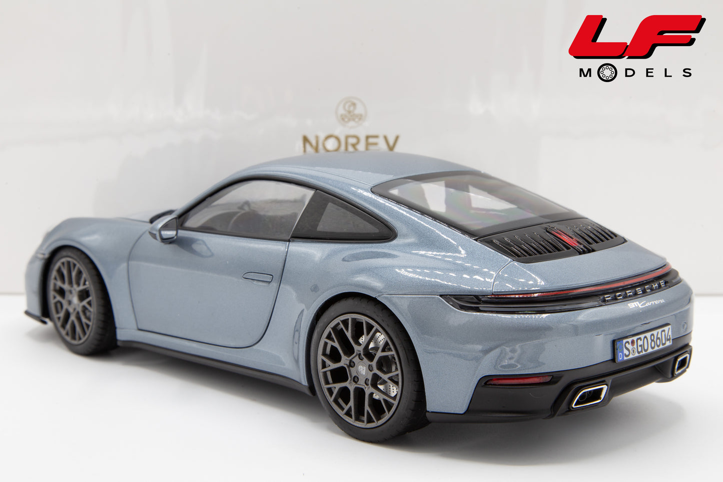 modellino porsche 911 992 norev 1:18 posteriore