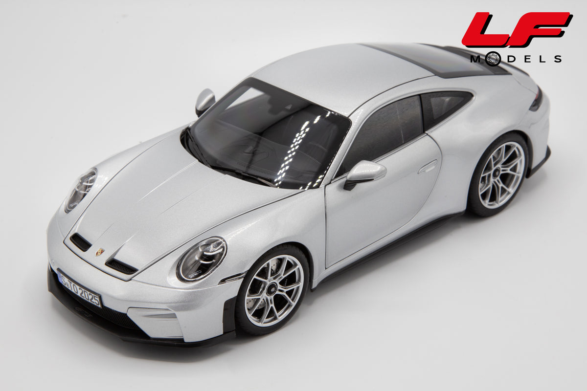 modellino porsche 911 992 gt3 touring norev 1:18 187002 vista frontale
