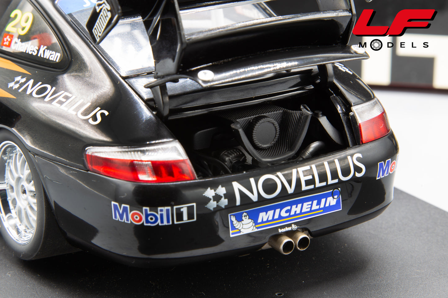 modellino porsche 911 gt3r asian cup 2003 autoart 1:18 motore