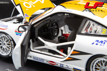 modellino porsche 911 gt3r asian cup 2004 autoart 1:18 interni