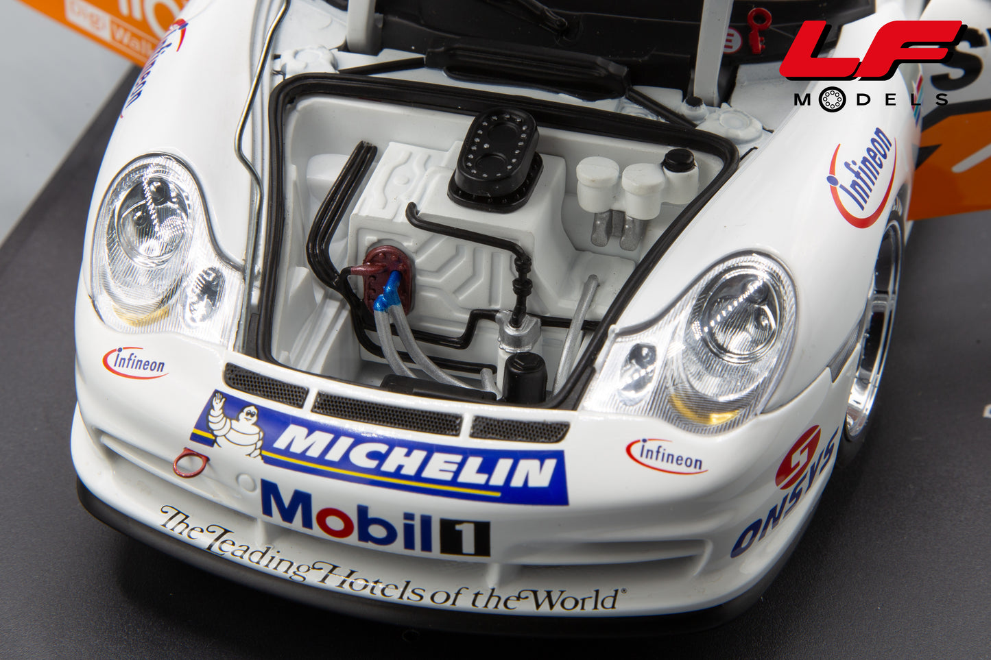 modellino porsche 911 gt3r asian cup 2004 autoart 1:18 serbatoio