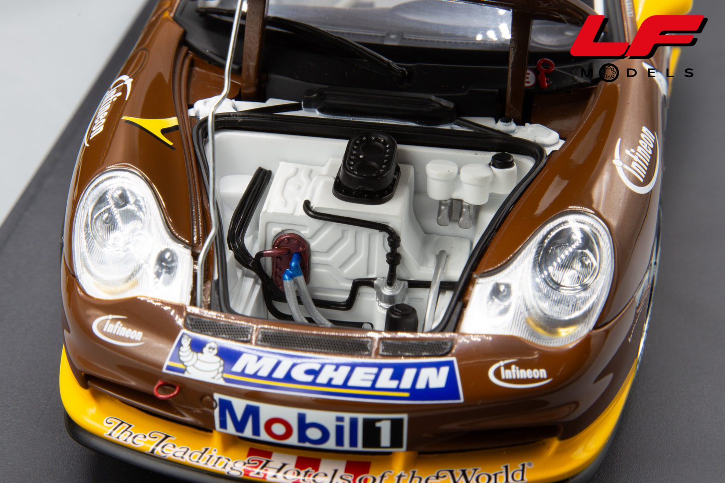 modellino porsche 911 gt3r asian cup 2004 autoart 1:18 serbatoio
