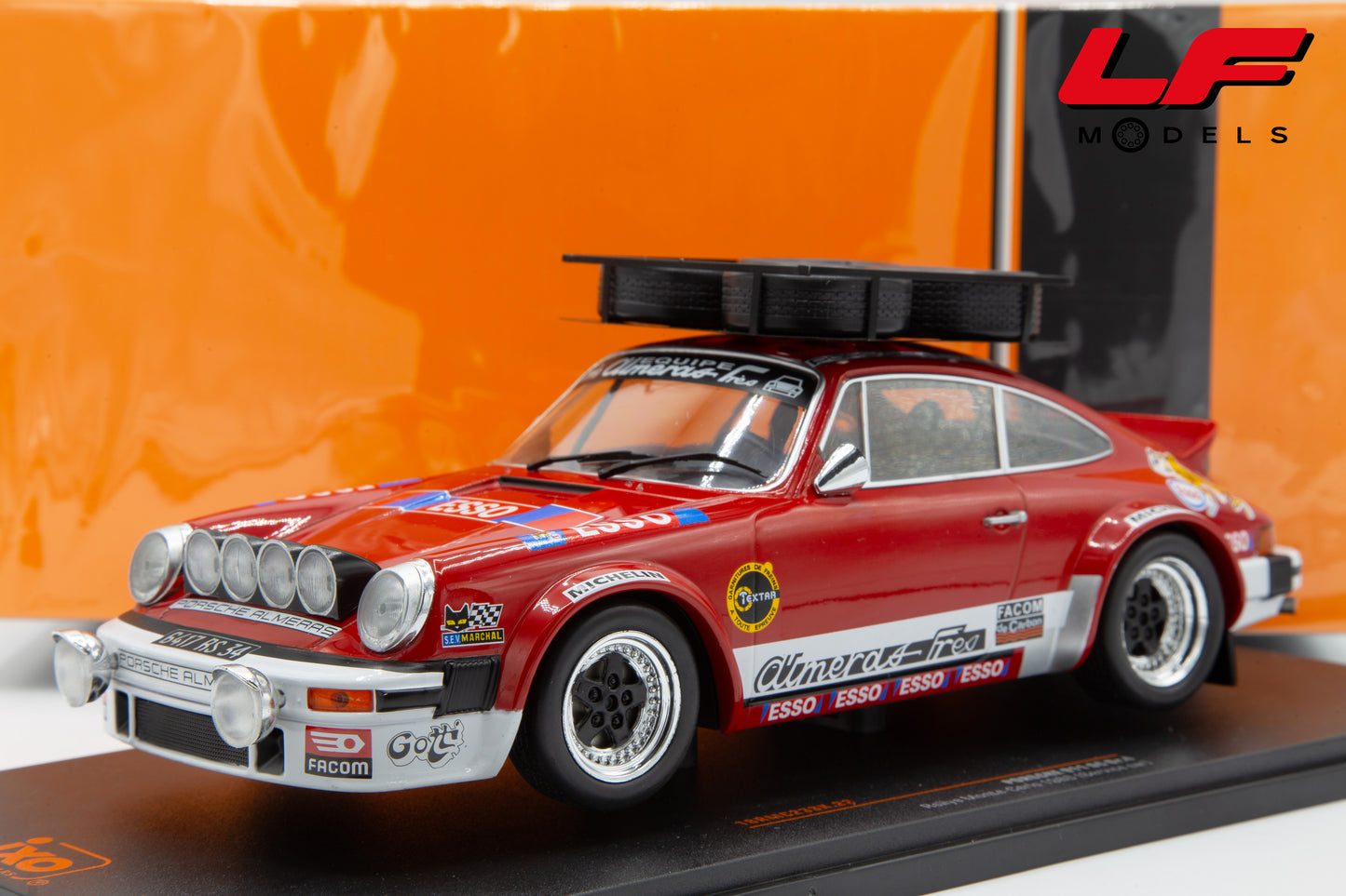 modellino porsche 911 rally ixo 1:18 frontale