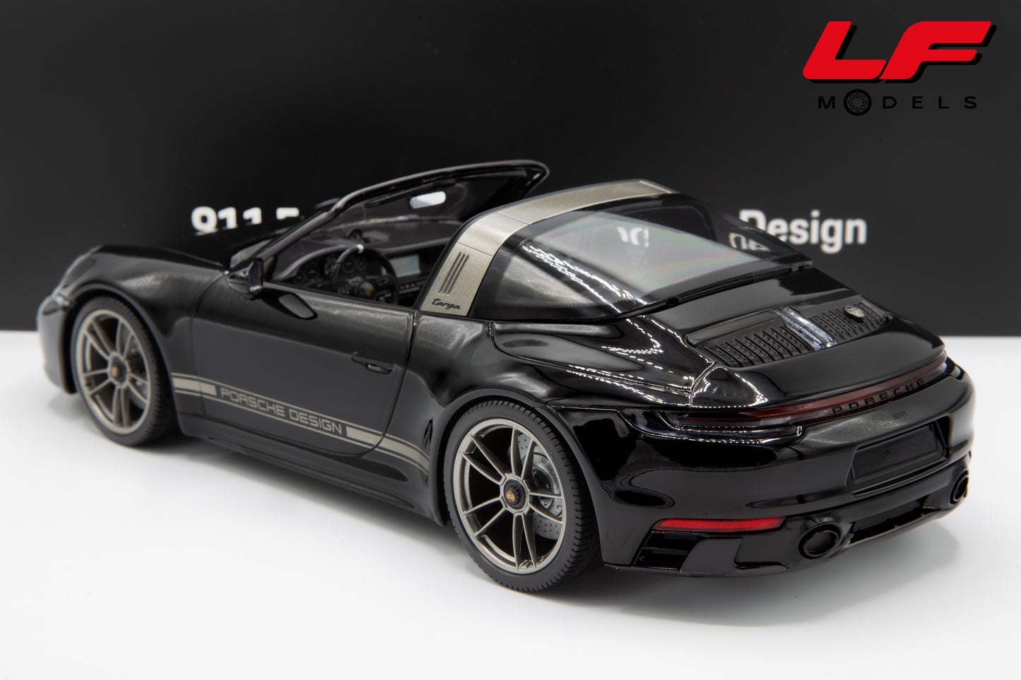 modellino porsche 911 992 targa minichamps 1:18 WAP0215410TTRG vista posteriore