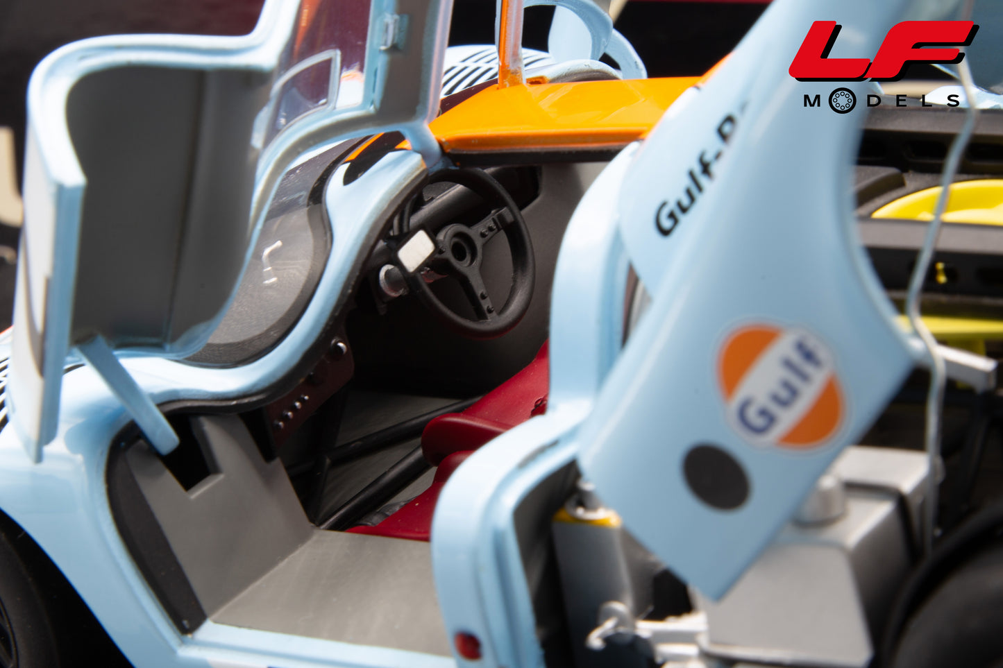 modellino porsche 917k daytona gulf autoart 1:18 interni