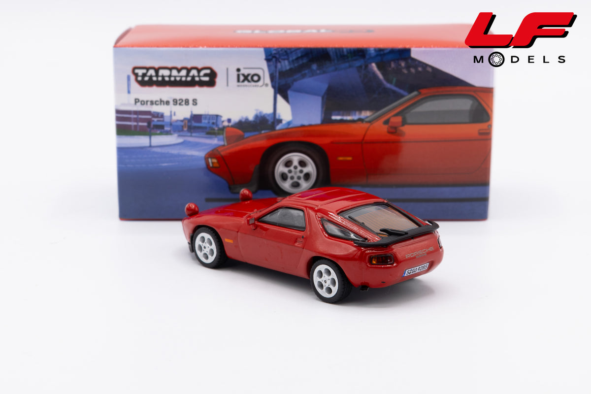 modellino porsche 928 s tarmac 1:64 T64G-083-RE vista posteriore