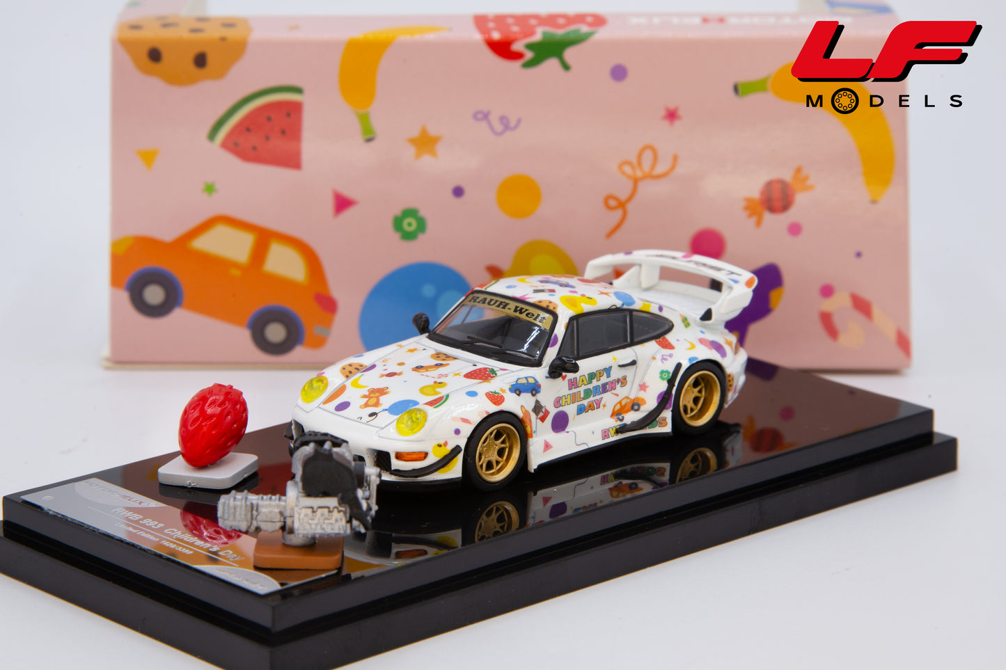 modellino porsche 911 993 rwb children day motorhelix 1:64 M62210 vista frontale