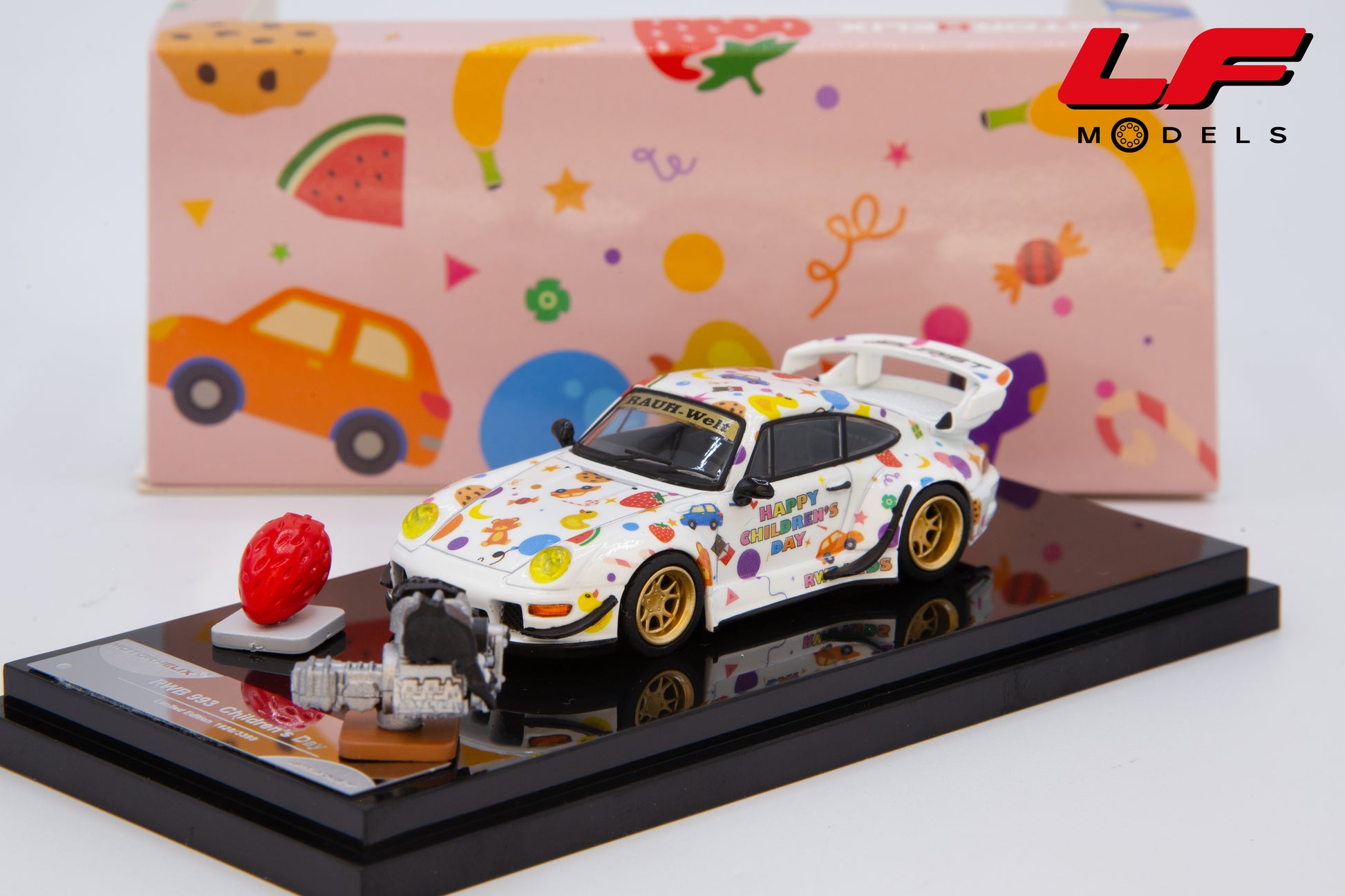 modellino porsche 911 993 rwb children day motorhelix 1:64 M62210 vista frontale