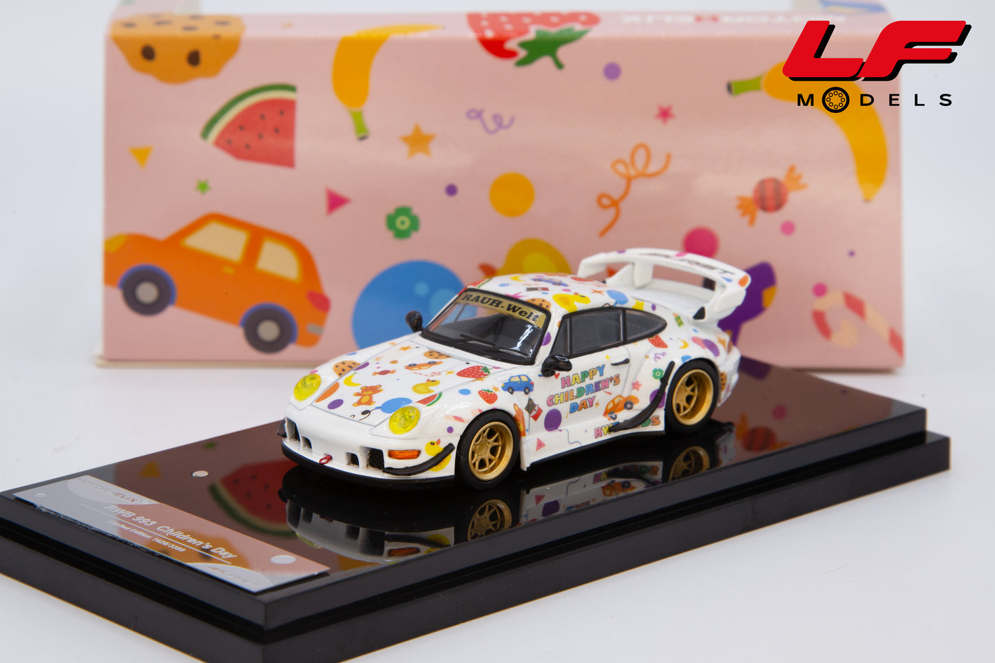 modellino porsche 911 993 rwb children day motorhelix 1:64 M62210 vista frontale