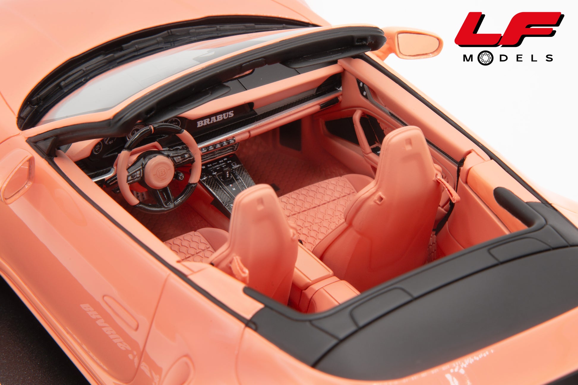 modellino porsche brabus 900 gt spirit 1:!8 interni