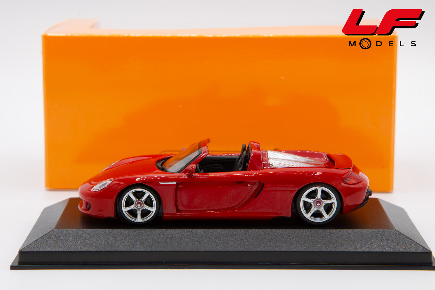 modellino porsche carrera gt maxichamps 1:43 940062631 vista laterale