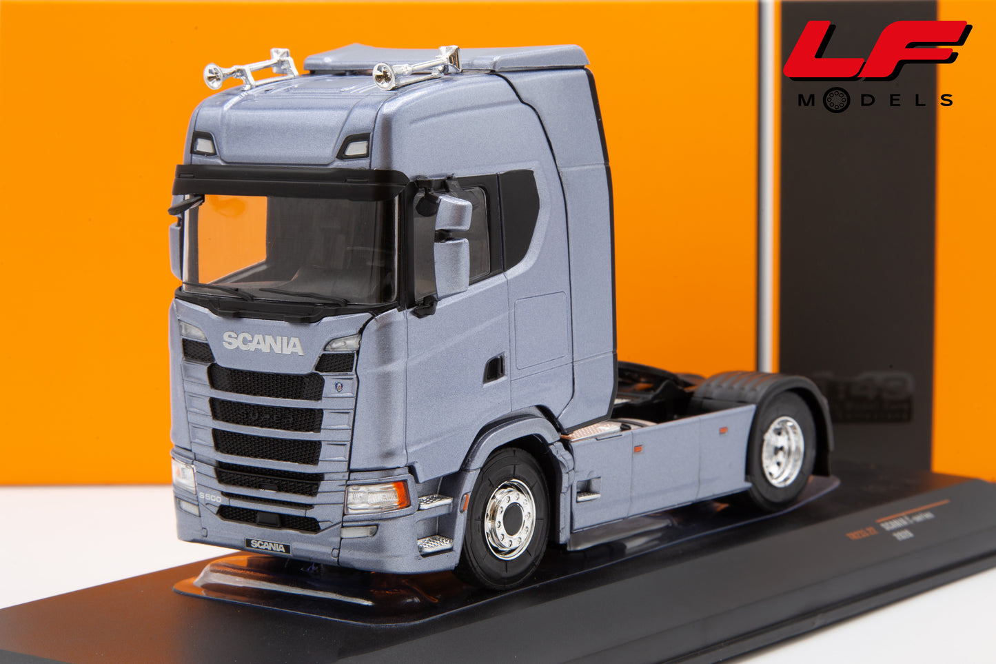 modellino scania s-series 2 assi ixo 1:43 TR233.22 vista frontale