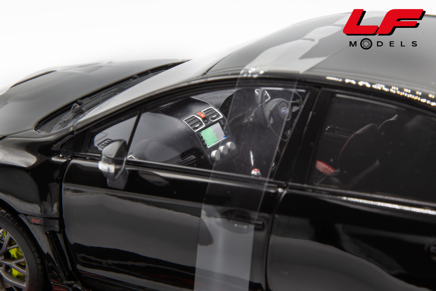 modellino subaru impreza wrx sti sunstar 1:18 interni