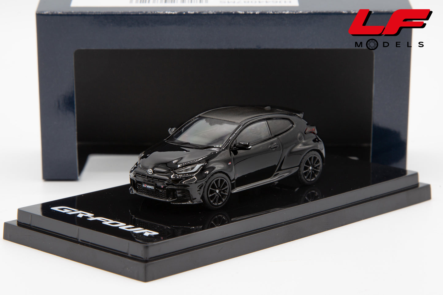 modellino toyota yaris gr nero ignition-model 1:64 HJ641087BK vista frontale