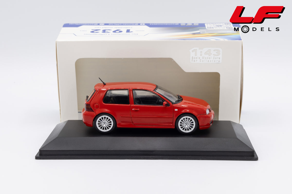 modellino volkswagen golf solido 1:43 4313604 vista laterale