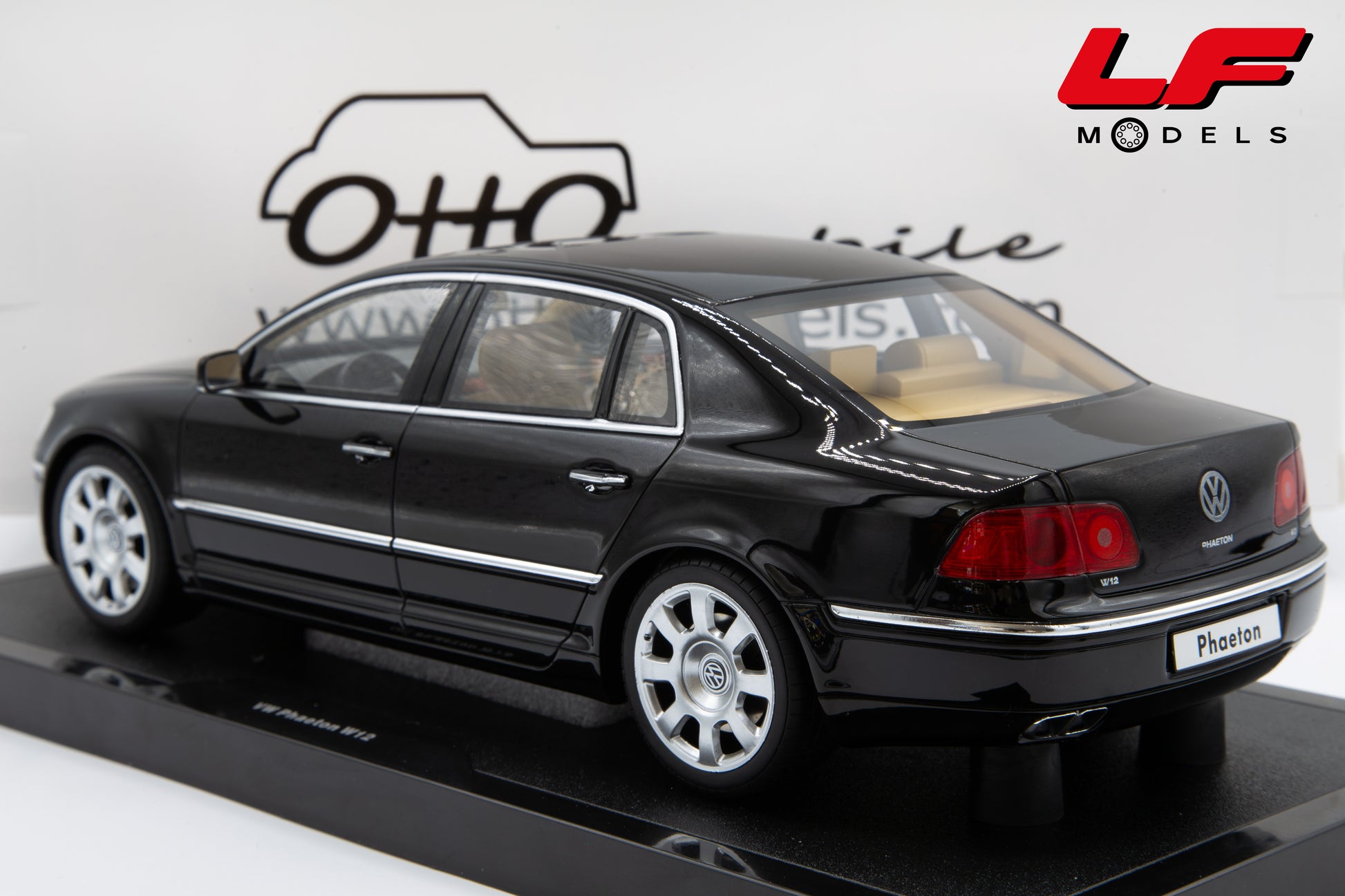 modellino volkswagen phaeton v12 ottomobile 1:18 OT1266 vista posteriore