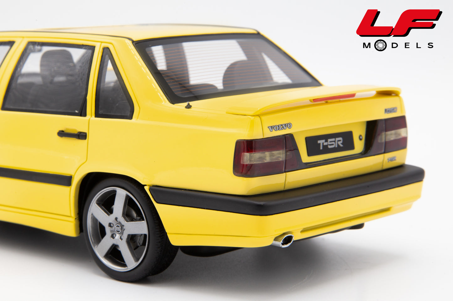 modellino volvo 850 t-5r ottomobile 1:18 dettaglio