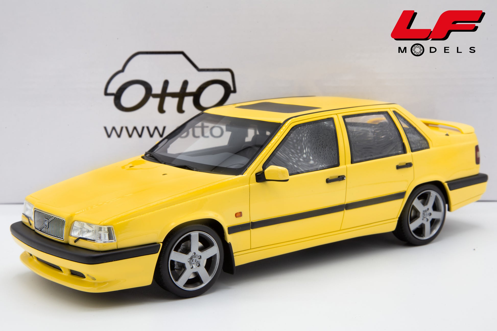 modellino volvo 850 t-5r ottomobile 1:18 frontale